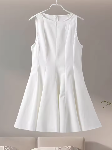 Sweet White Sleeveless Waisted 17th Birthday Homecoming Dress