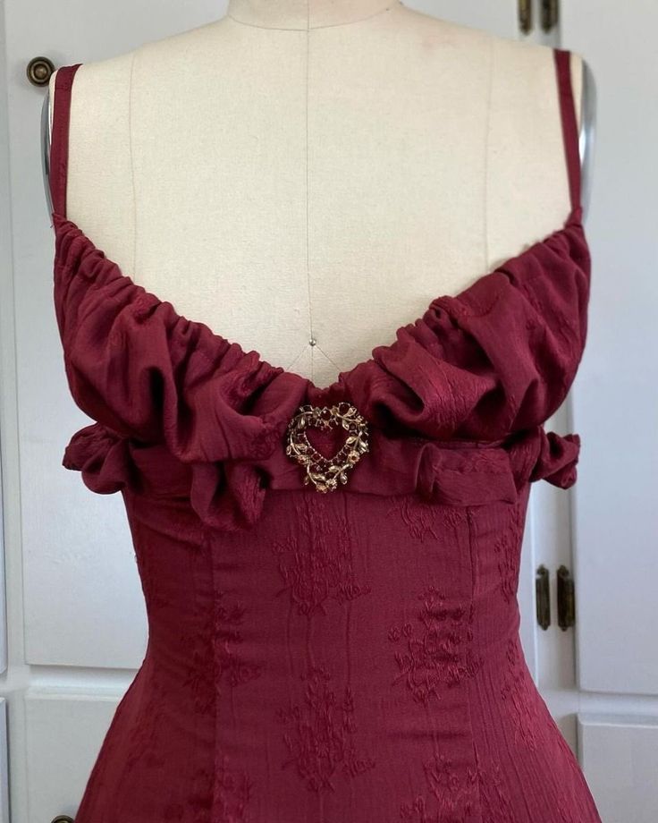 Vintage Burguny Dark Pattern V-neck Slim Birthday Dress Homecoming Dress