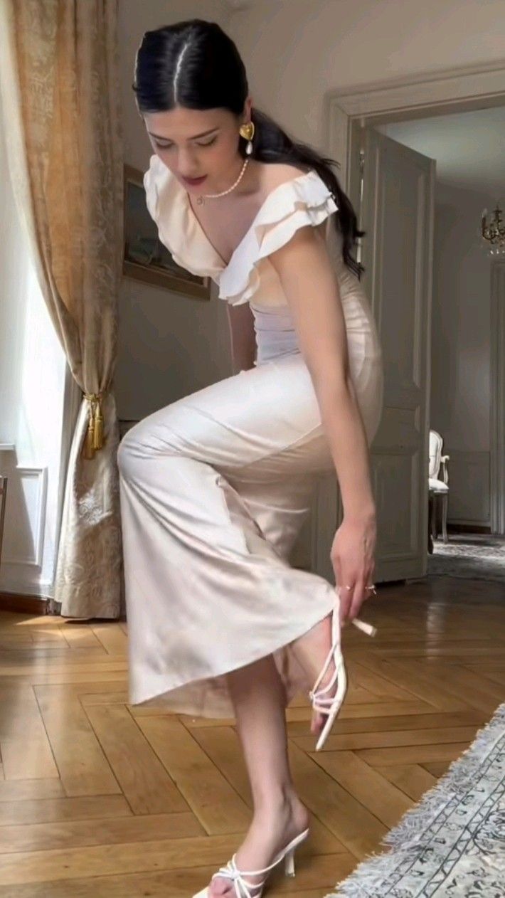 Elegant Cream Apricot Mermaid V-Neck Ruffled Satin Long Prom Dress Evening Dress Bridesmaid Dress