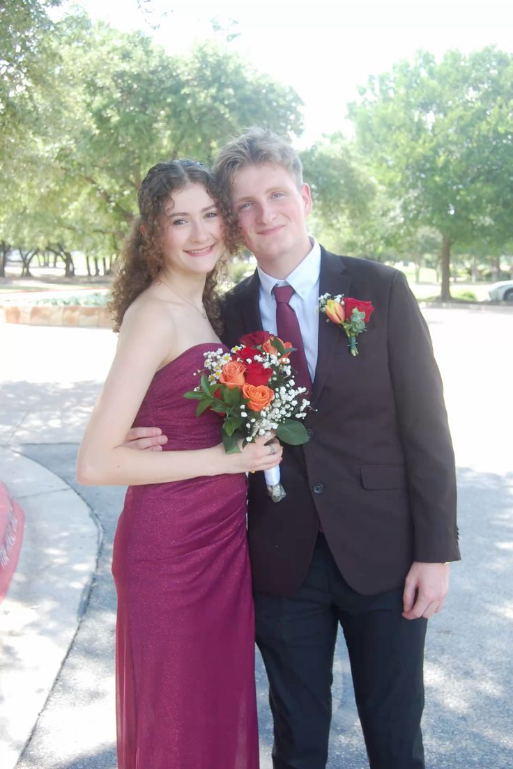 Elegant Burgundy Slim-Fit Strapless High-Slit Chiffon Long Prom Dress Evening Dress