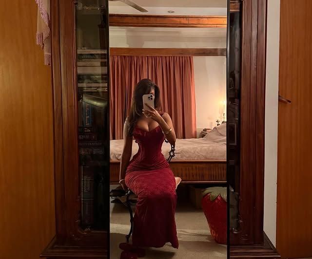 Vintage Burgundy Mermaid Spaghetti Strap Velvet Long Prom Dress Evening Dress