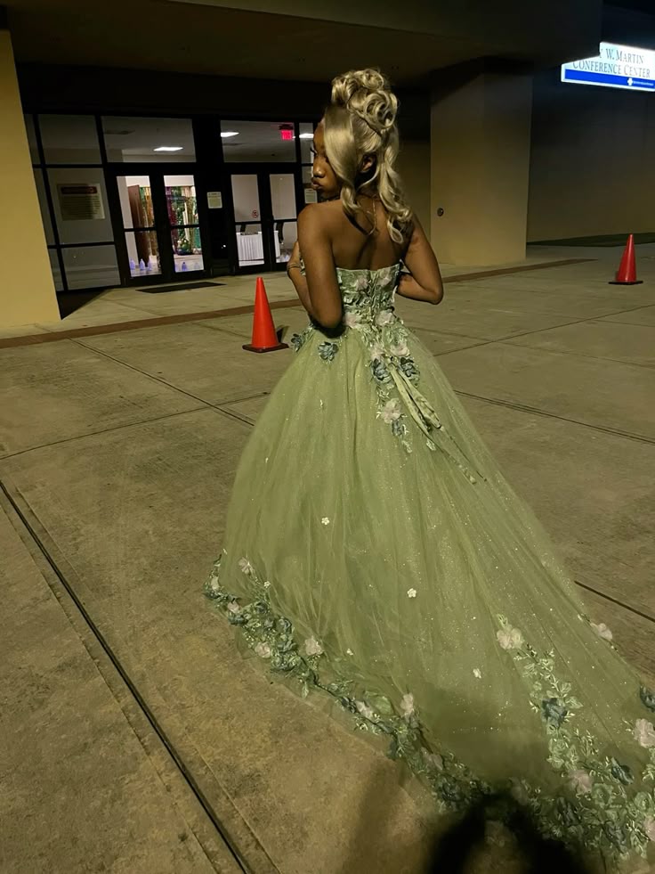 Sweet Green Strapless 3D Floral Tulle Train Ball Gown Evening Dress Sweet 16 Dress