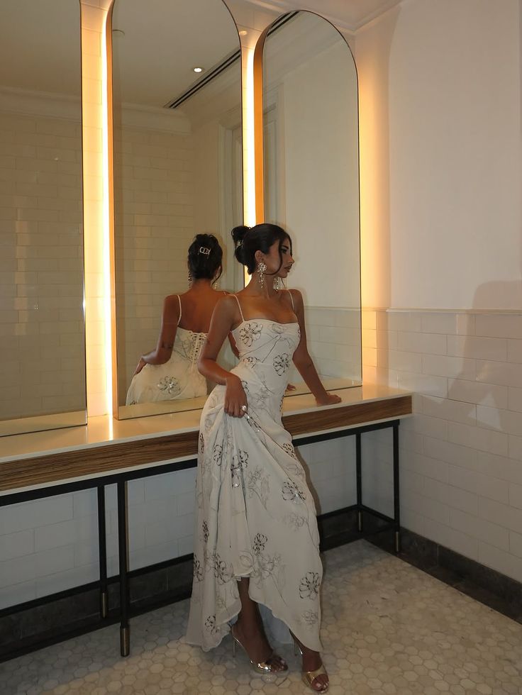 Elegant Ivory Slim-Fit Spaghetti Strap Floral Tulle Long Prom Dress Evening Dress
