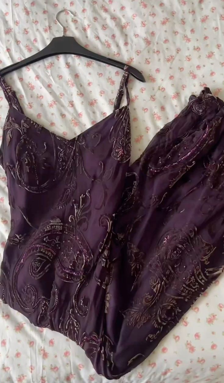 Vintage Elegant Deep Purple Spaghetti Strap V-Neck Jacquard Satin Long Prom Dress Evening Dress