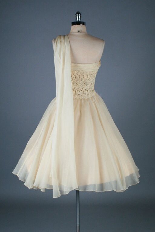 Vintage Ivory One-shoulder Collar Lace Pattern Ribbon Tulle A-line Birthday Party Homecoming Dress