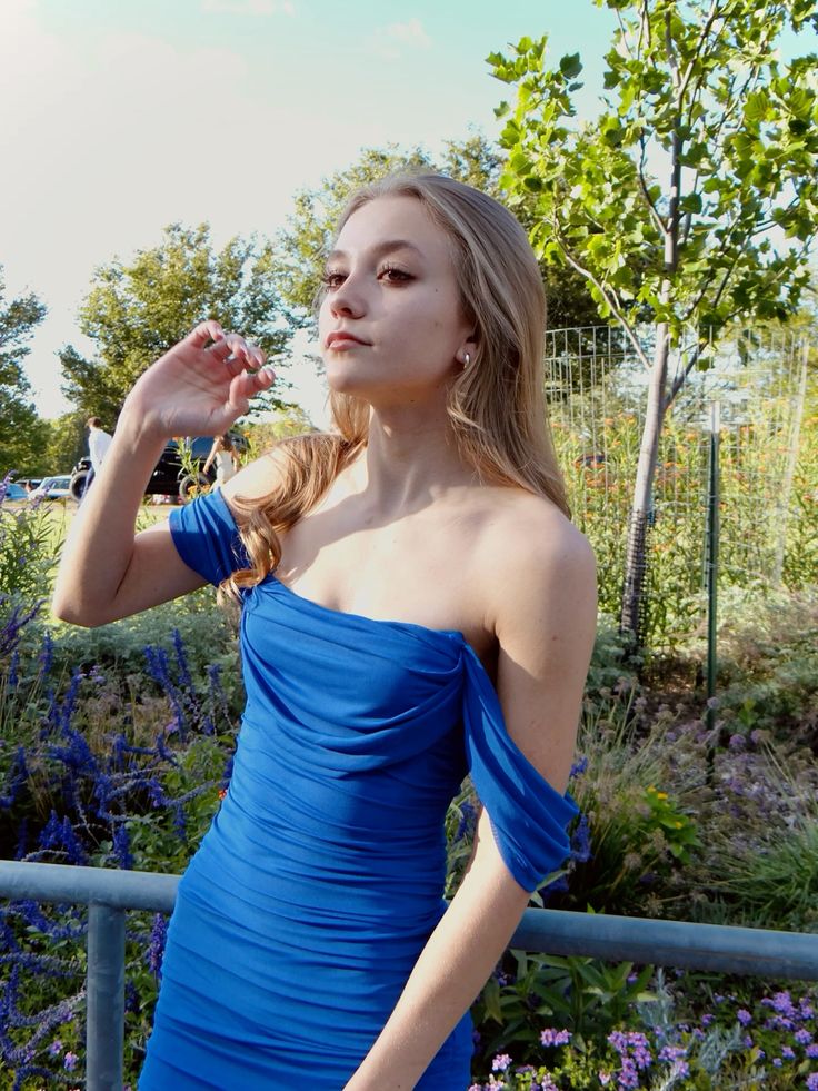 Elegant Royal Blue One-shoulder Slim-fit Hip-hugging 19th Birthday Homecoming Dress