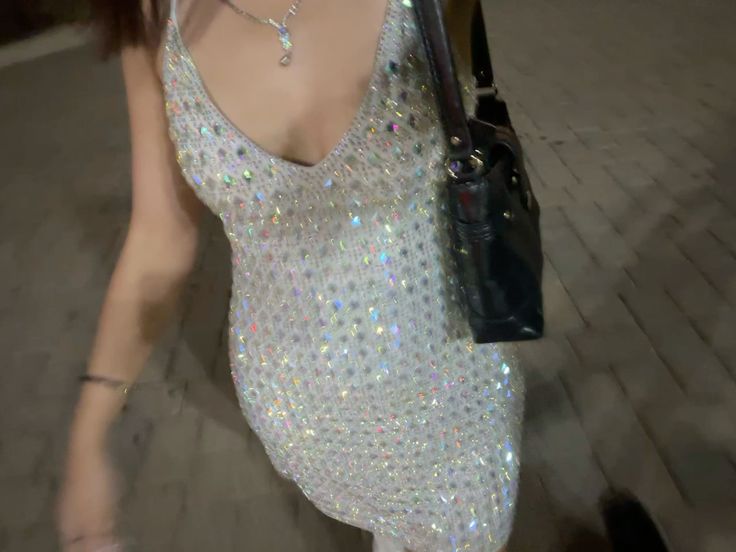 Gorgeous And Sparkling Silver V-neck Fantasy Rhinestone Slim Fit Hip 17th Birthday Homecoming Dress
