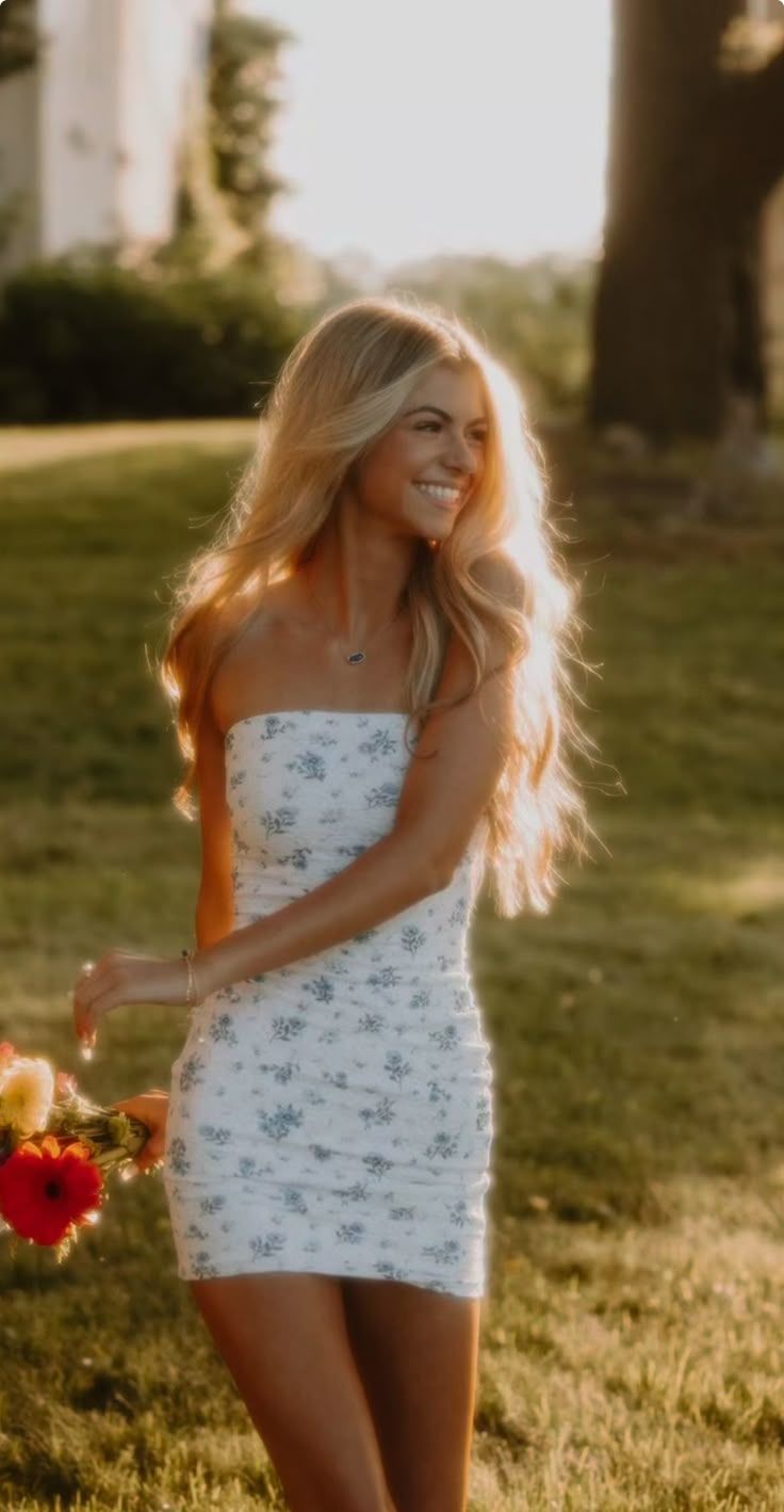 Sweet White And Blue Floral Tube Top Slim Hip 17th Birthday Homecoming Dress