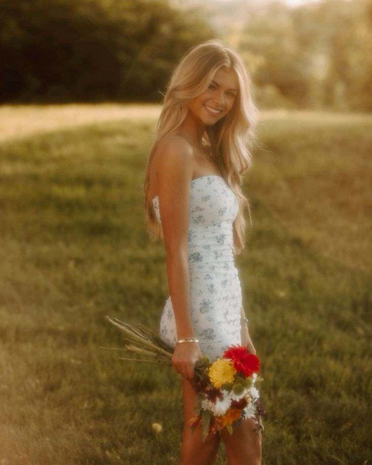 Sweet White And Blue Floral Tube Top Slim Hip 17th Birthday Homecoming Dress
