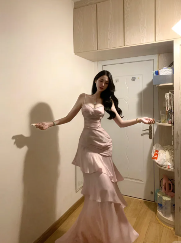Sweet Pink Spaghetti Straps Satin Layered Mermaid Evening Dress Formal Party Gown Guest Dress