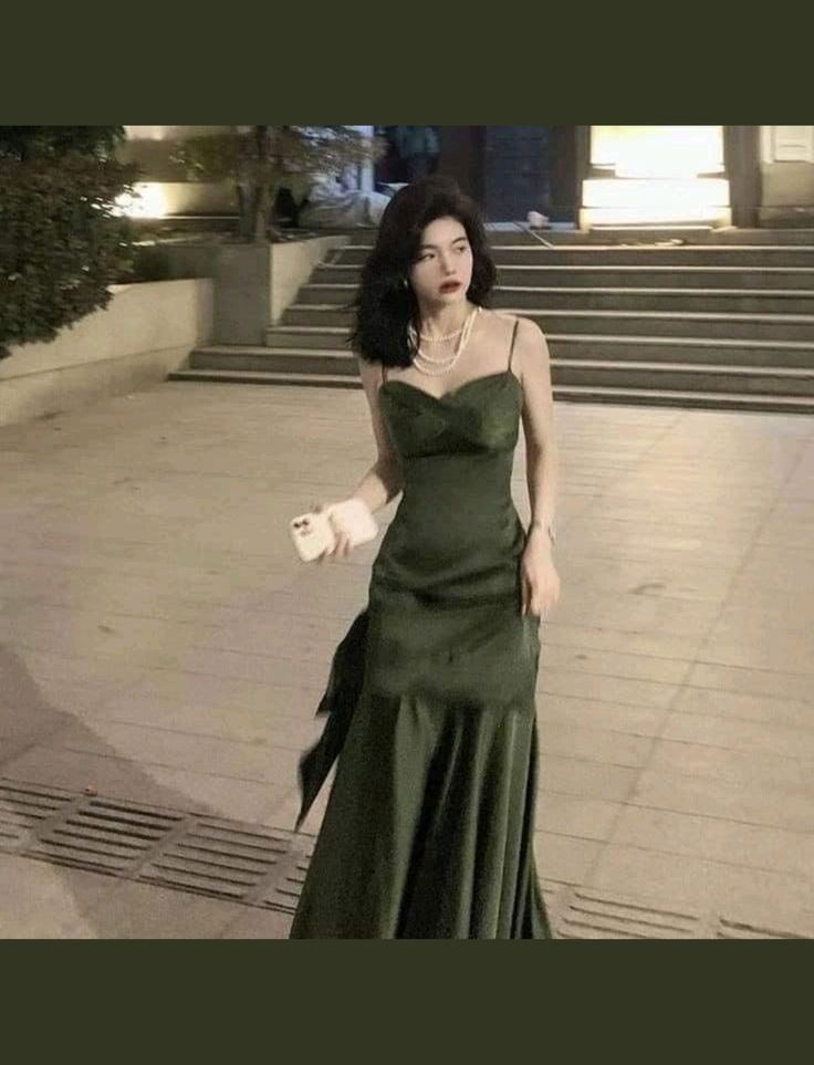 Sexy Mermaid Straps Green Party Dresses Satin Prom Dresses