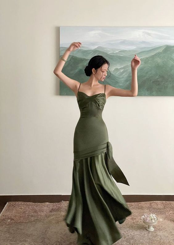 Sexy Mermaid Straps Green Party Dresses Satin Prom Dresses