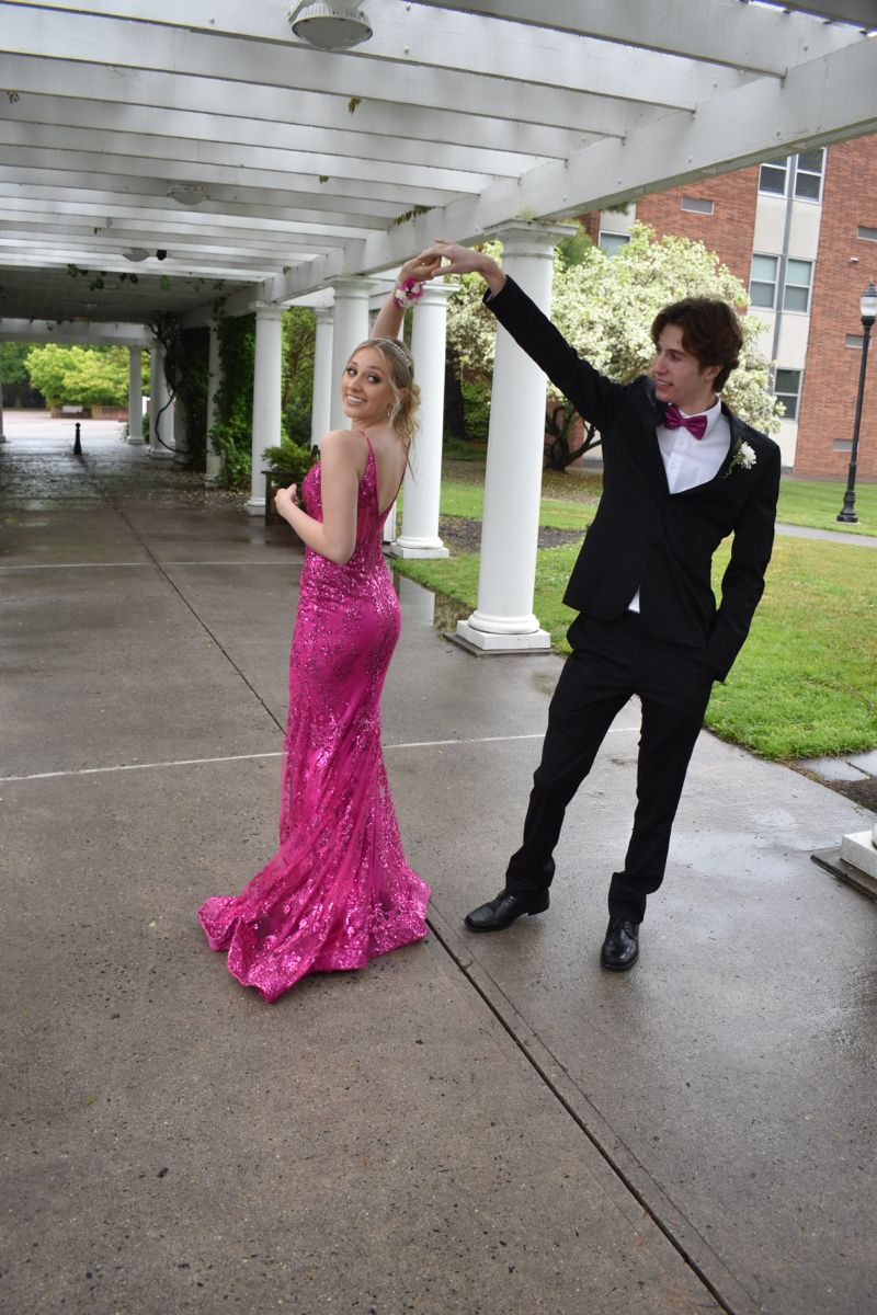 Shimmering Pink Mermaid Tail V-neck Strap Sequin Long Prom Dress Evening Dress