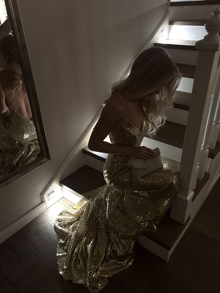 Gorgeous Gold Spaghetti Strap V-Neck Backless Lace-up Mermaid Sequin Train Prom Dress Evening Dress