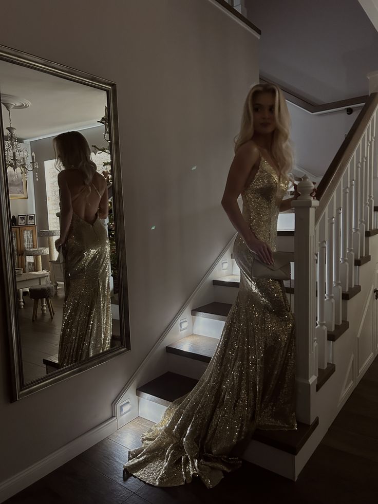 Gorgeous Gold Spaghetti Strap V-Neck Backless Lace-up Mermaid Sequin Train Prom Dress Evening Dress