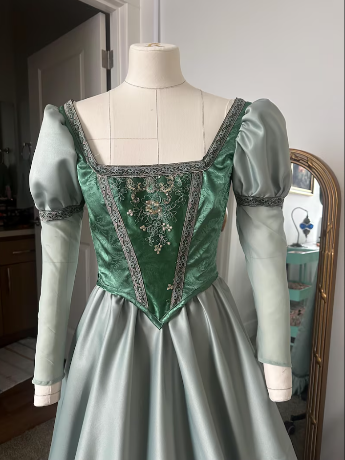 Vintage Court Bean Green Square Neck A-Line Puff Sleeve Embroidered Satin Long Prom Dress Evening Dress
