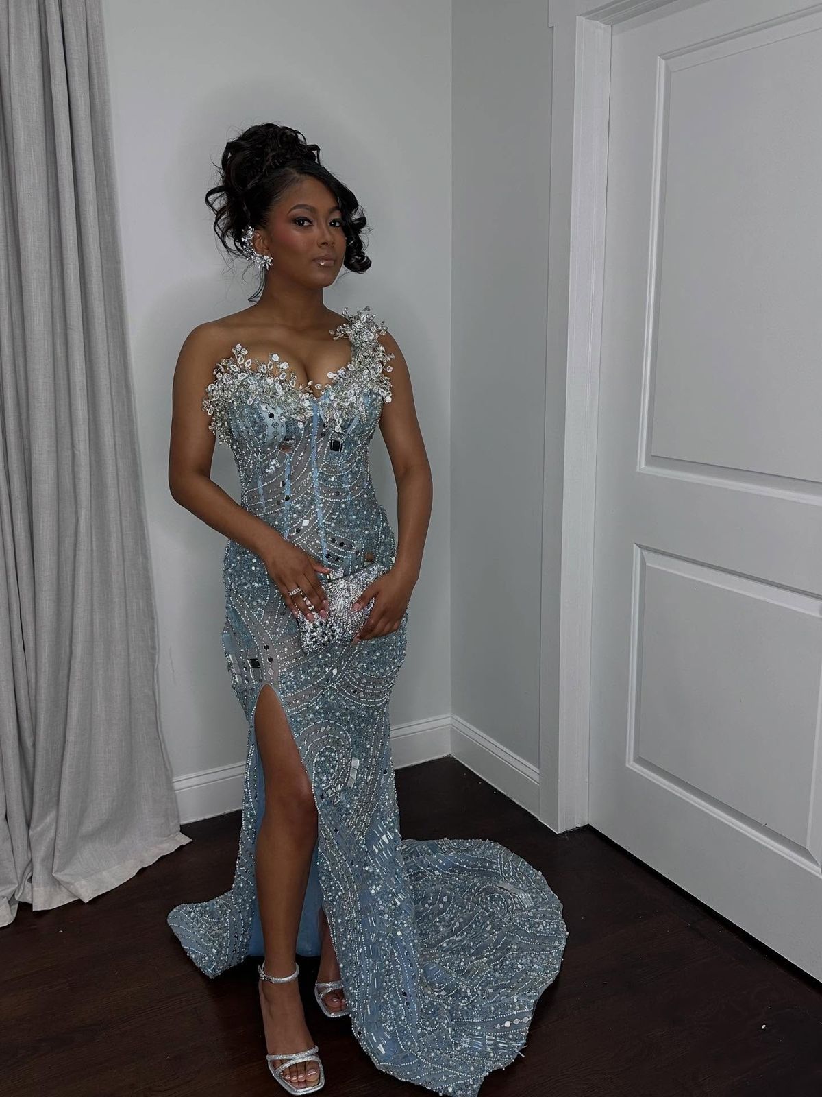 Gorgeous Ice Blue One-Shoulder Crystal Flower High Slit Beaded Tulle Train Prom Dress Evening Dress
