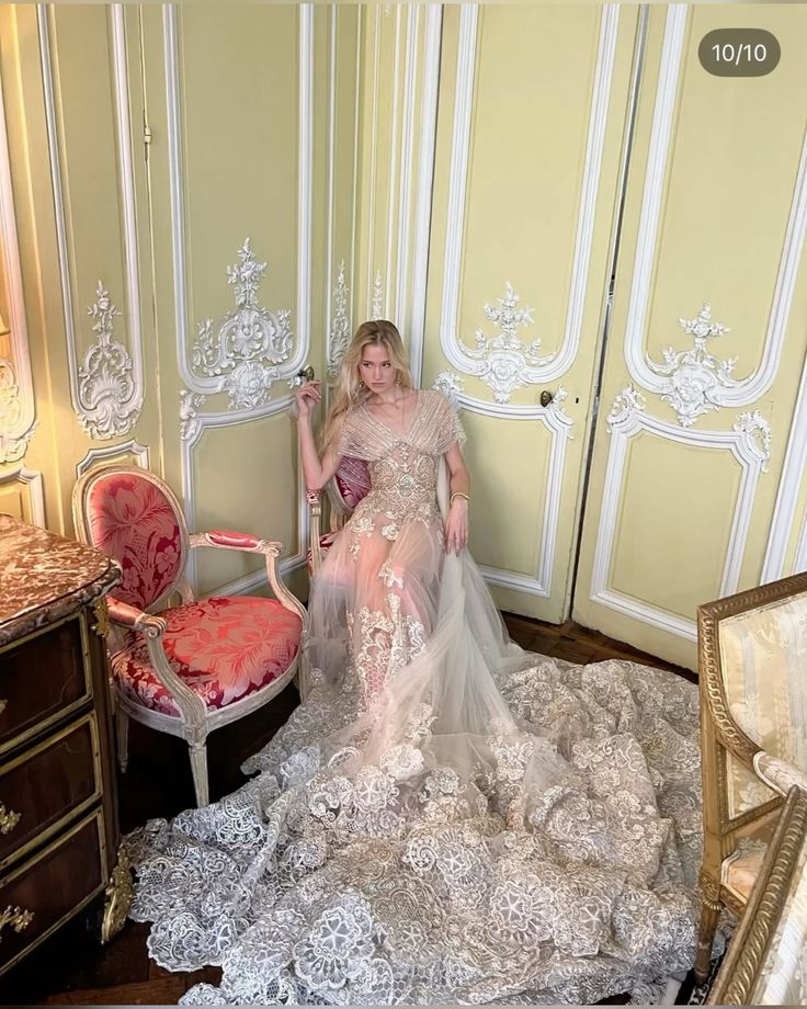 Luxury Palace Nude Pink Mermaid Trailing V-Neck Lace Tulle Prom Dress Evening Dress
