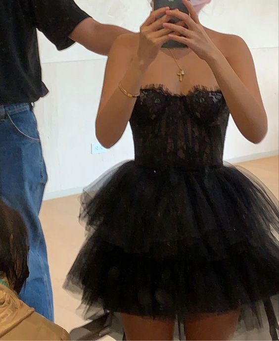 Simple A-Line Black Tulle Multi-Layered Homecoming Dress Strapless Short Cocktail Dress