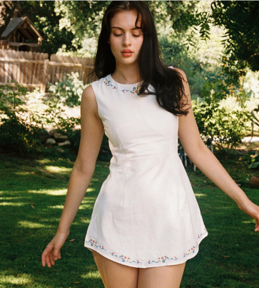 Fresh And Sweet White Round Neck Embroidered 17th Birthday Homecoming Dress