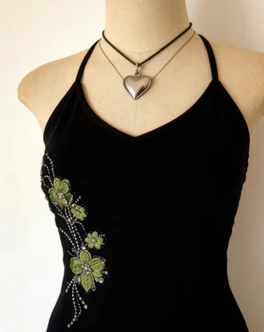 Vintage Black Halter Neck Embroidered Velvet Ruffle Prom Dress Evening Dress