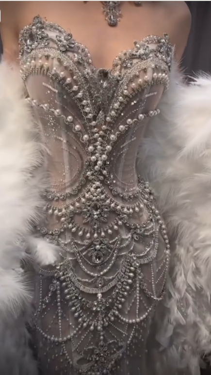 Elegant Silver-White Mermaid Sweetheart Neckline Pearl-Beaded Tulle Train Prom Dress Evening Dress