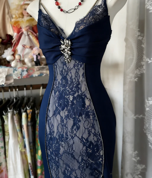 Retro Lace Burgundy Long Prom Dress Mermaid Evening Party Gown