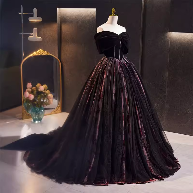 Vintage Ball Gown Tulle Black Sweet 16 Dresses