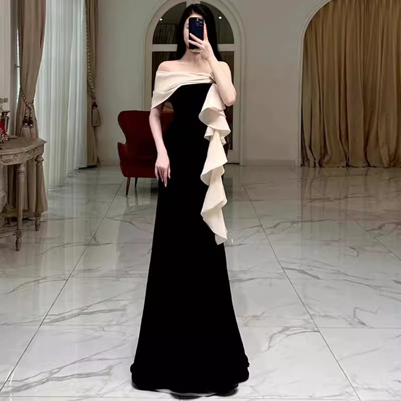 Simple Mermaid Strapless Velvet Black Long Prom Dress