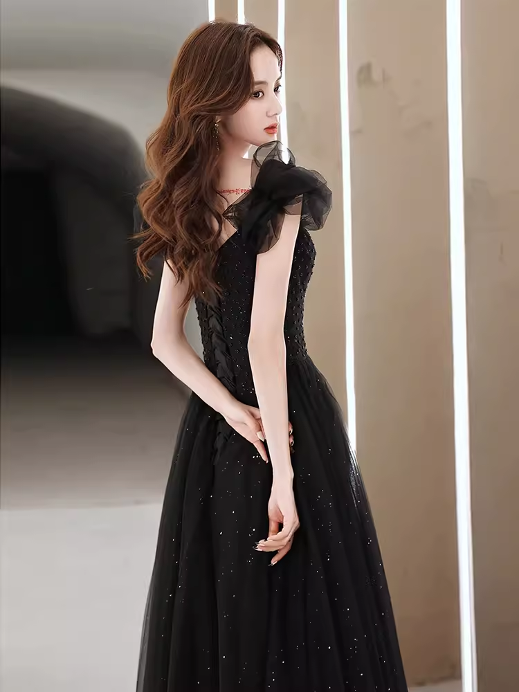 Elegant A line Puffy Sleeves Black Tulle Long Prom Dress