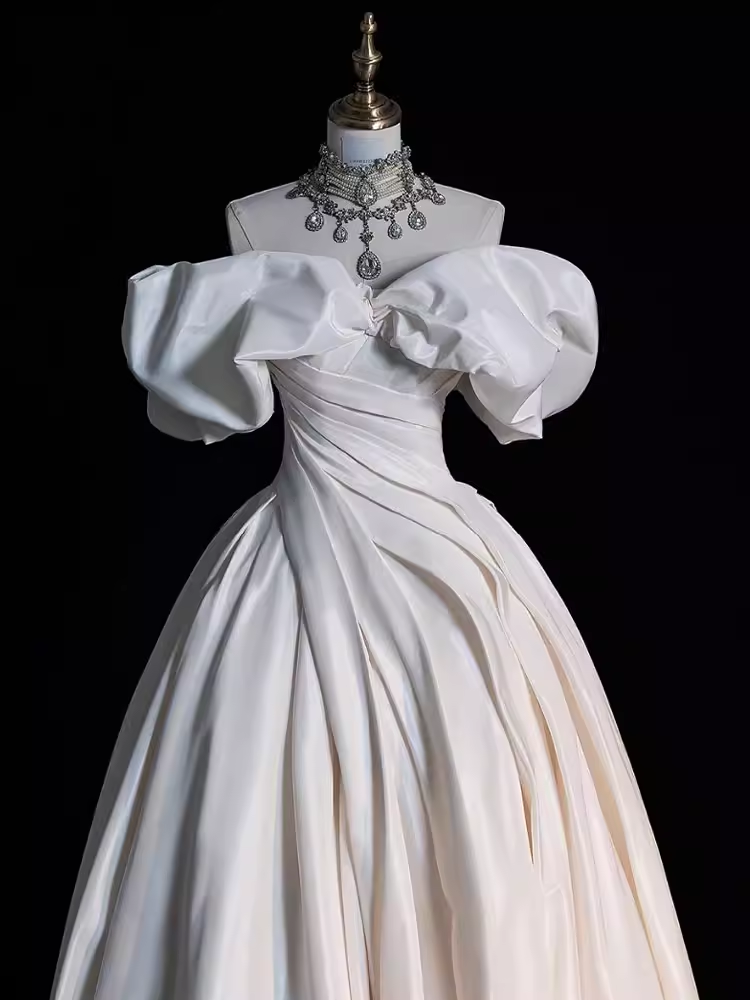Vintage Ball Gown Strapless White Satin Long Wedding Dresses