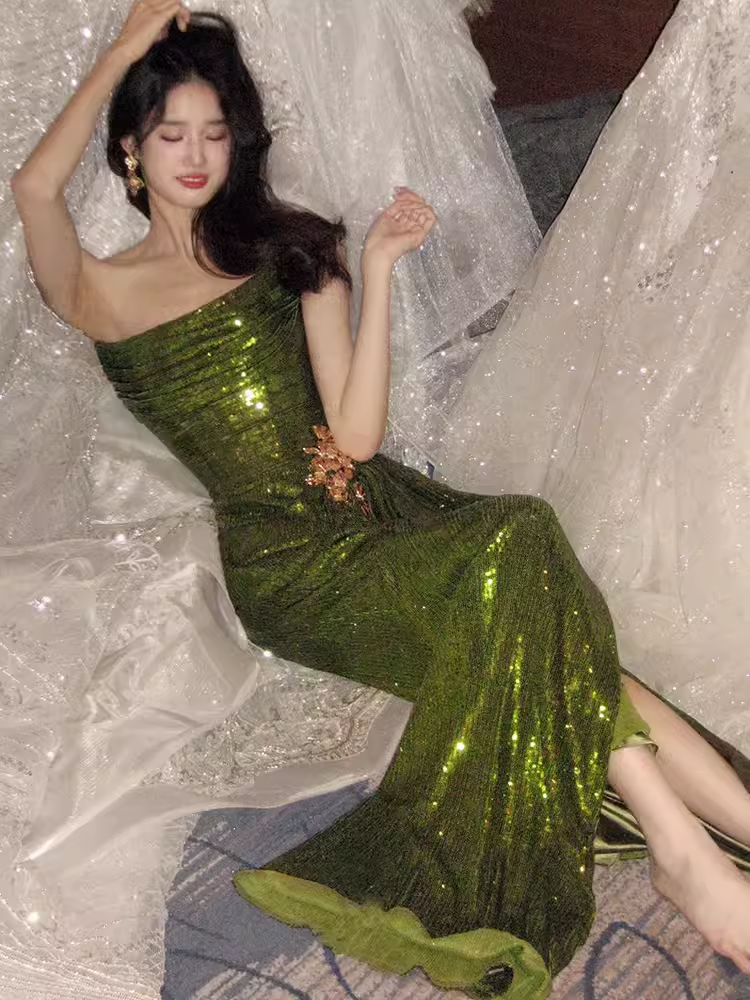 Elegant Mermaid Strapless Long Sequin Green Prom Dress