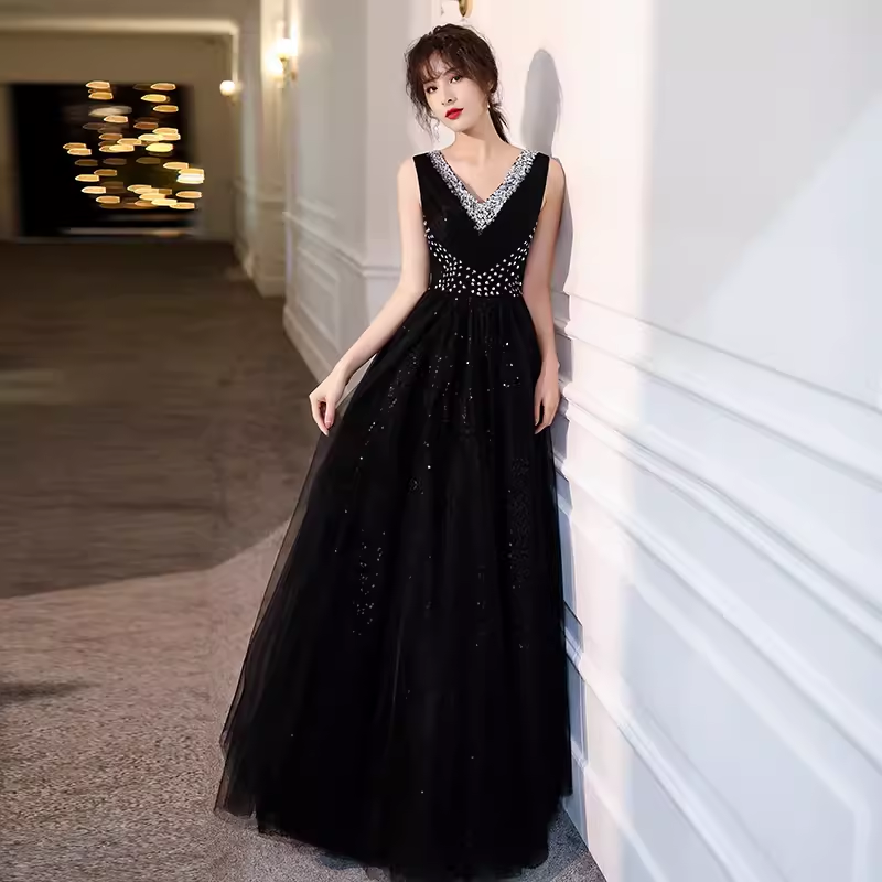 Lovely A line V Neckline Black Tulle Long Prom Dress