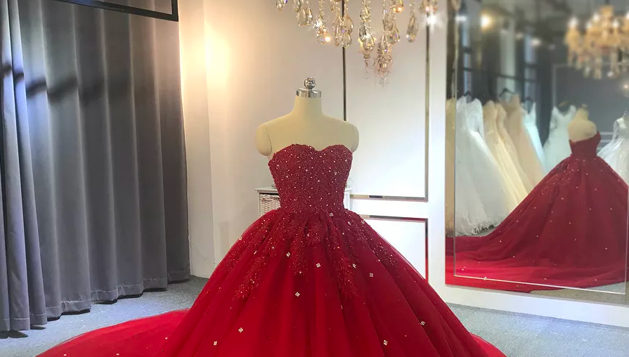 Red Ball Gown With Cape And Beads, Luxury Prom Dress