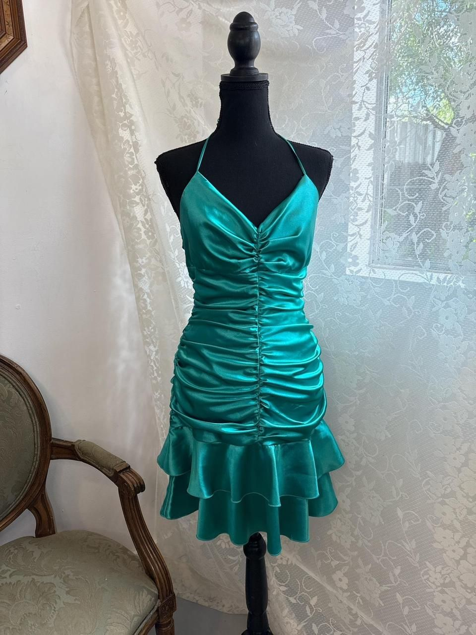Classy Halter V Neck Green Satin Pleated Ruffles Birthday Outfits Formal Graduation Homecoming Dress