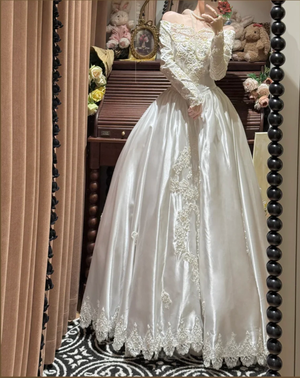 Pretty Off The Shoulder Long Sleeves Satin Lace Appliques Beaded Ball Gown White Long Wedding Dress