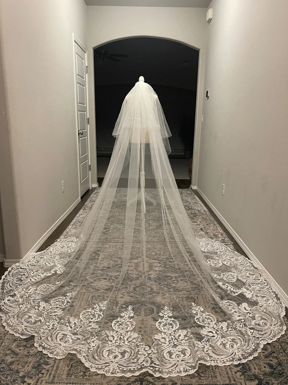 2 Layer Wedding Veil, Ivory Bridal Veil 137" Long Classic Wedding Veil Vintage Lace with Blush Comb