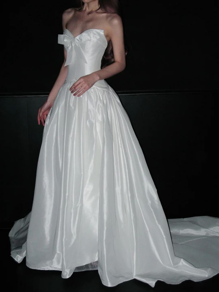 Pretty White Bow Strapless Satin Long Wedding Dress Formal Bridal Dress