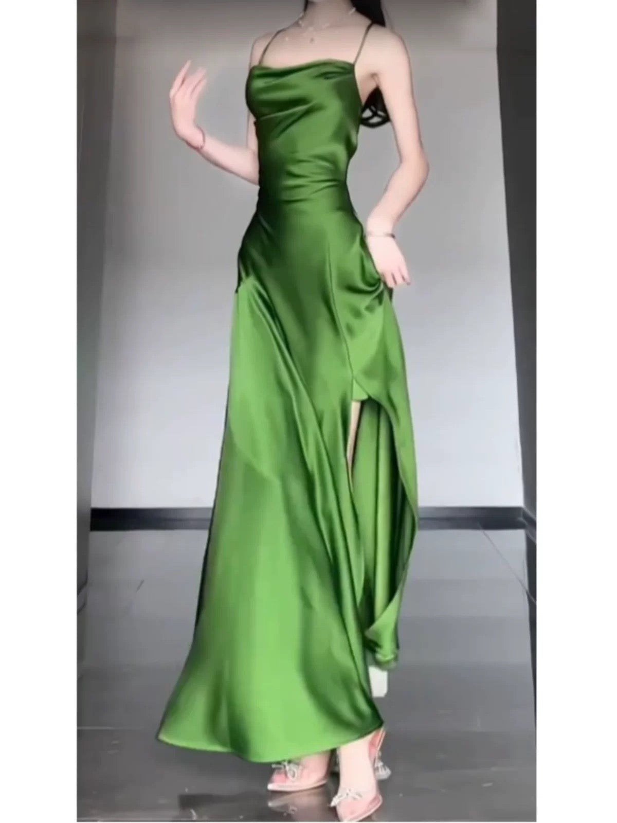Sexy Sheath Spaghetti Straps Green Satin Beach Dress Women's Vacation Dresses