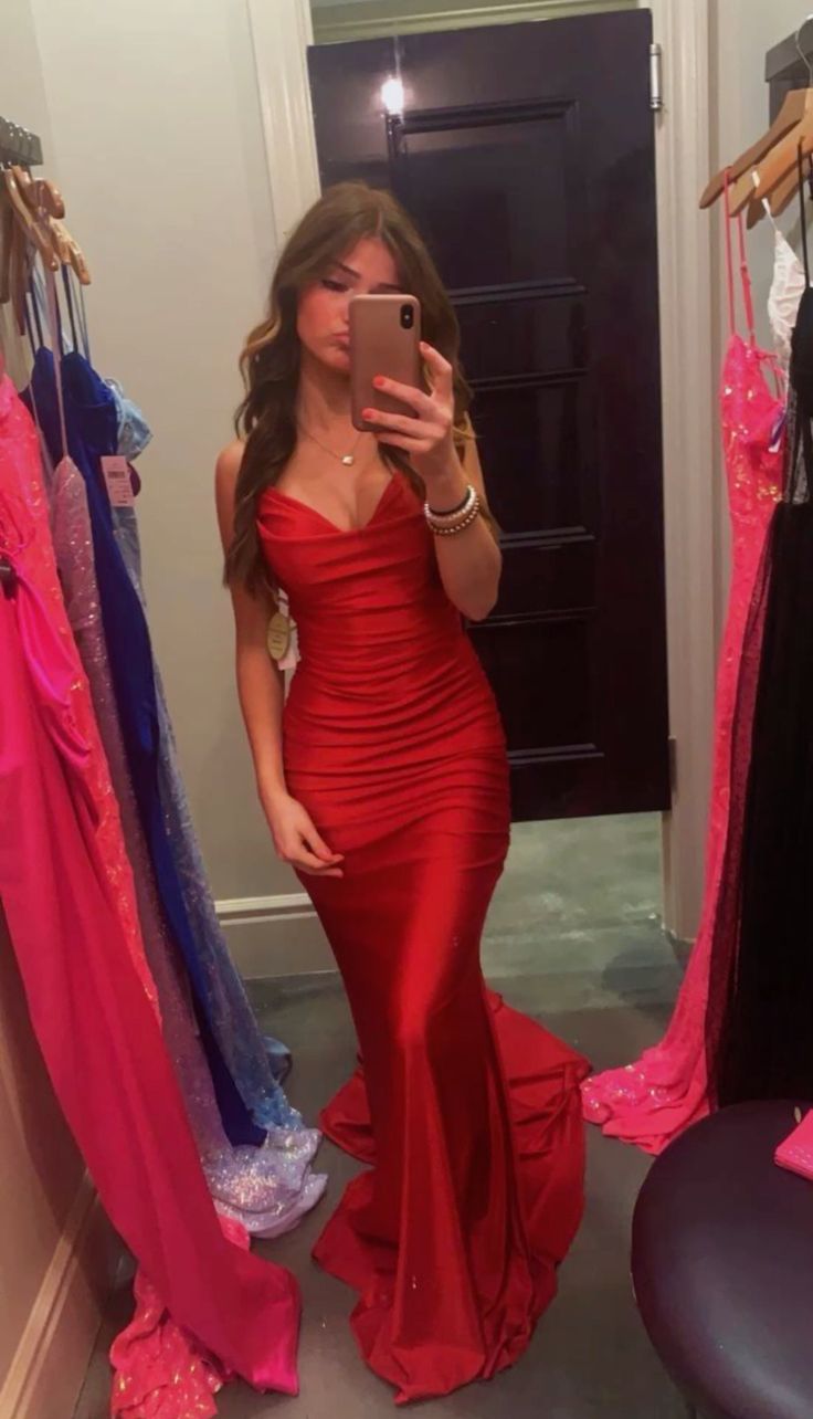 Sexy Spaghetti Strap V-neck Sleeveless Mermaid Satin Long Prom Dresses With Trailing For Party