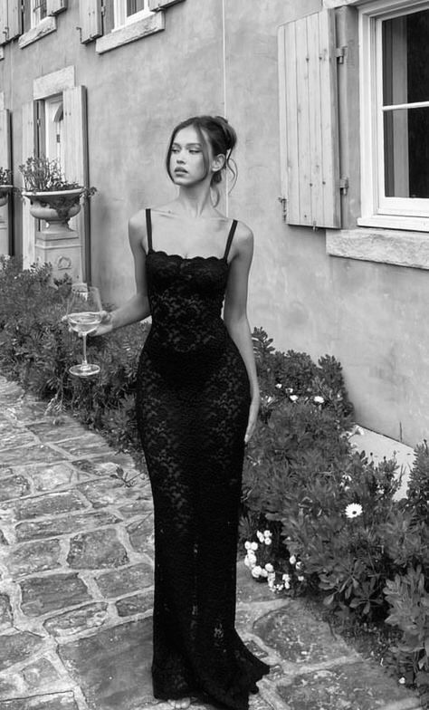 Sexy Mermaid Spaghetti Straps Black Lace Long Evening Dress Prom Dresses
