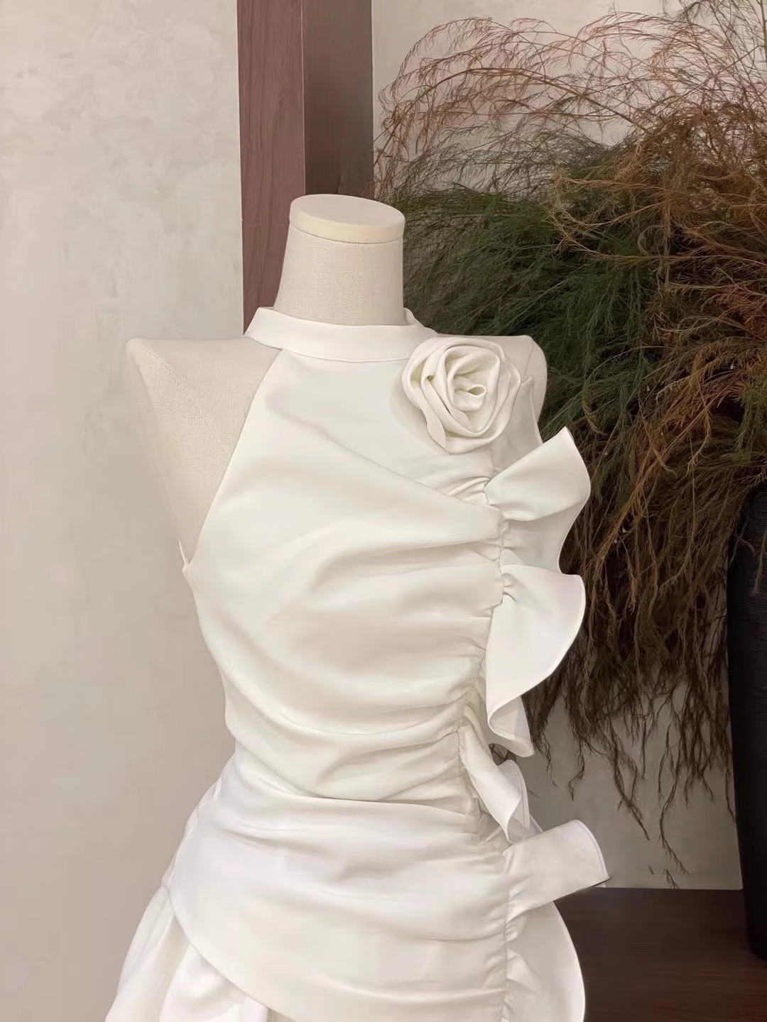 Cute 2 Pieces Halter Ruffled White Women's Short Vacation Dresses