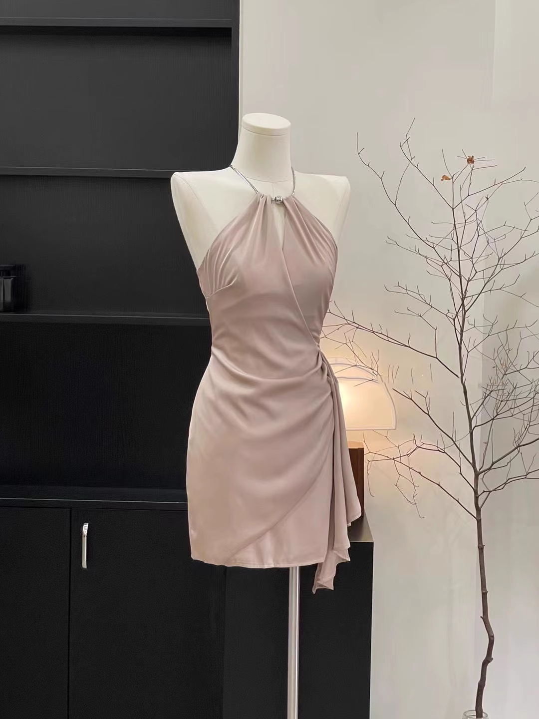 Sexy Sheath Halter Ruffled Pink Women's Holiday Dresses