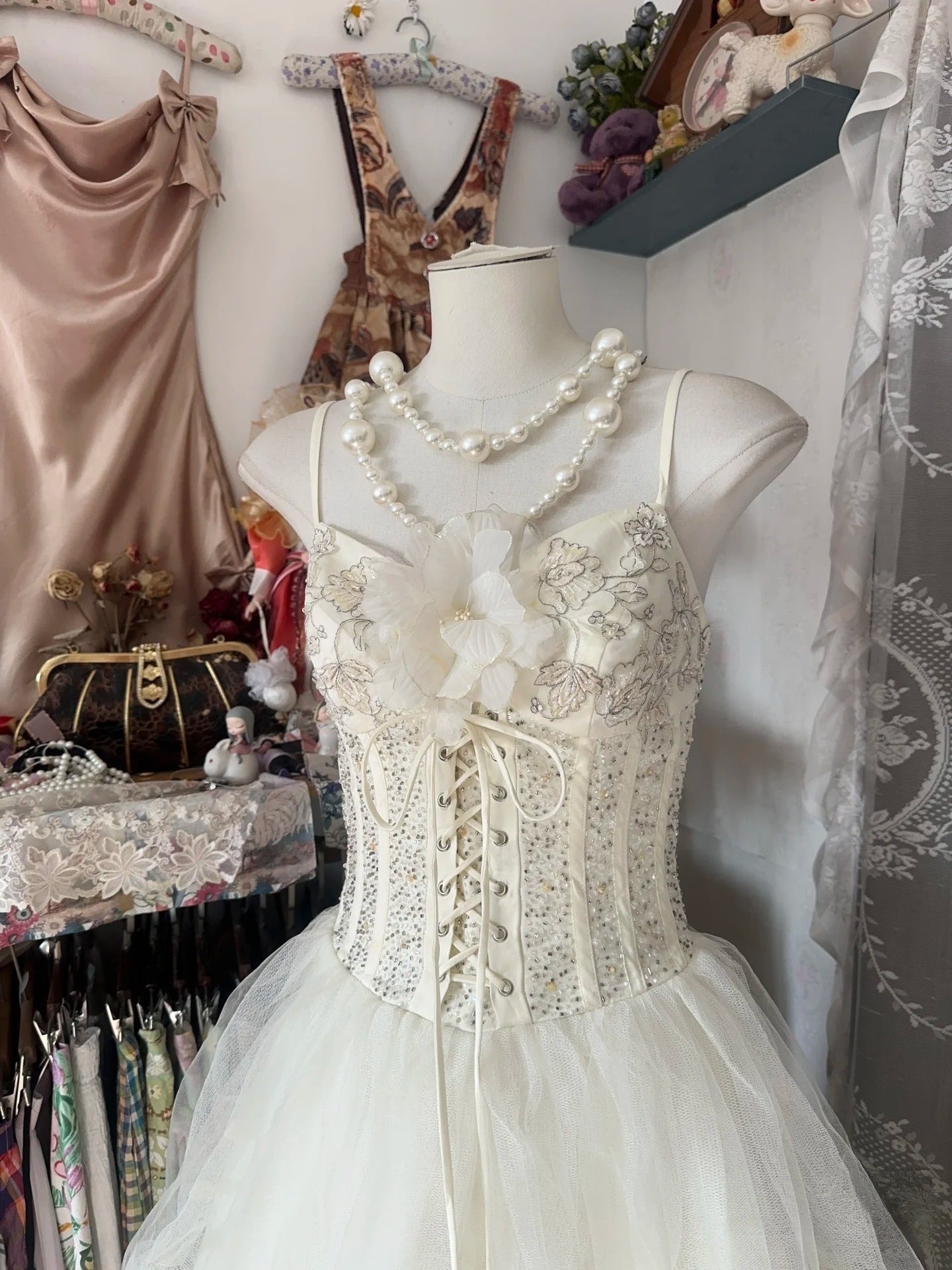 Vintage Ball Gown Spaghetti Straps Sleeveless Long White Evening Dress Prom Dresses
