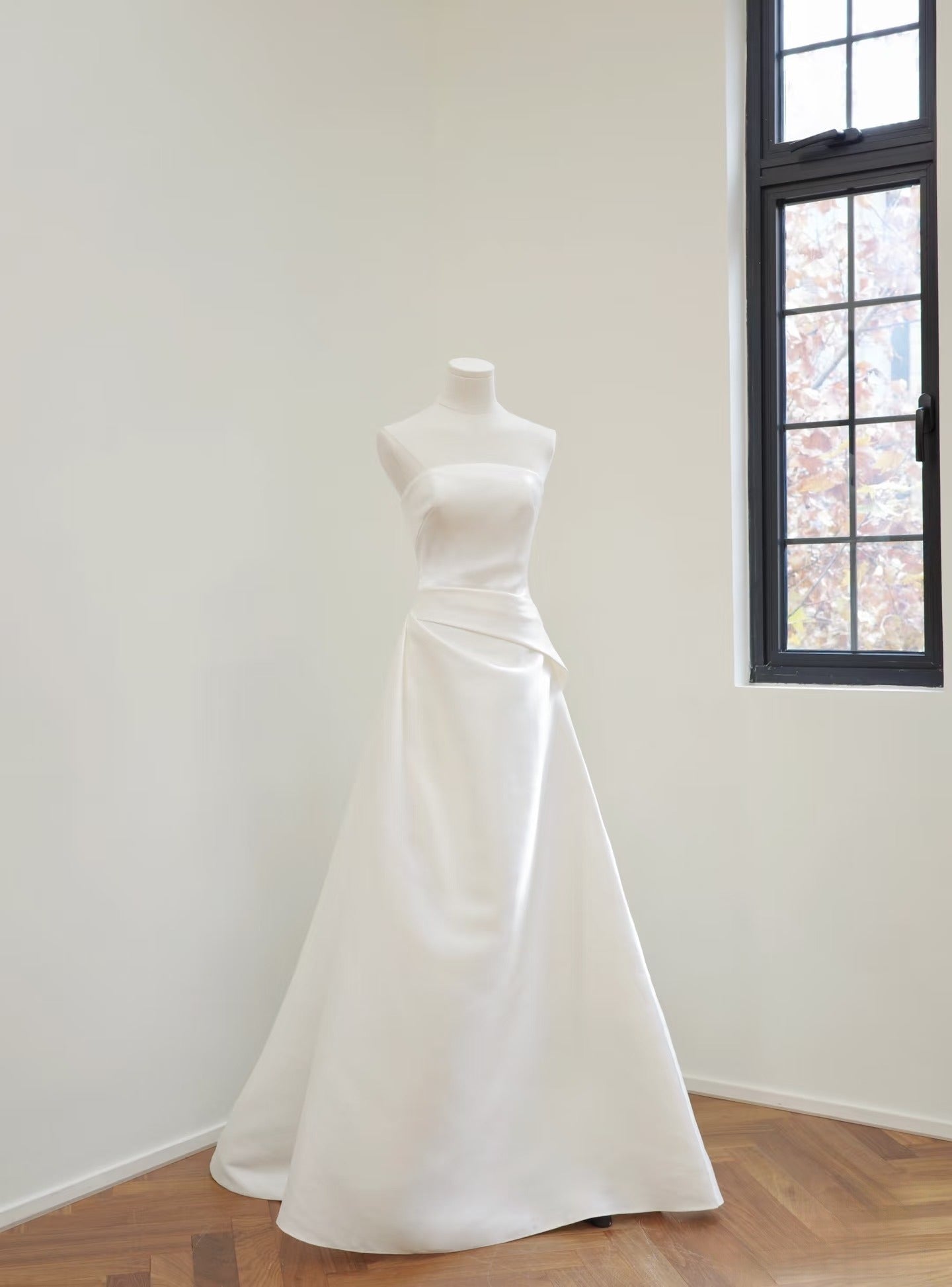 Unique A line Strapless Satin White Wedding Dresses Brides Dress