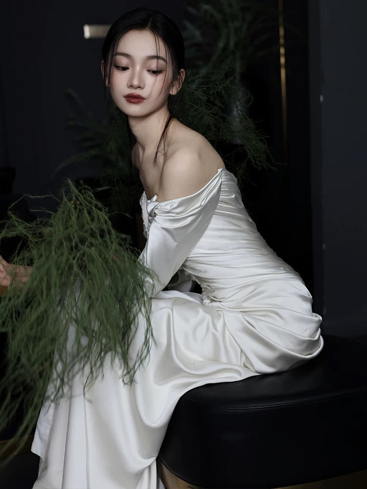 Unique Mermaid Off The Shoulder Pleats Long Sleeves Satin Wedding Dresses