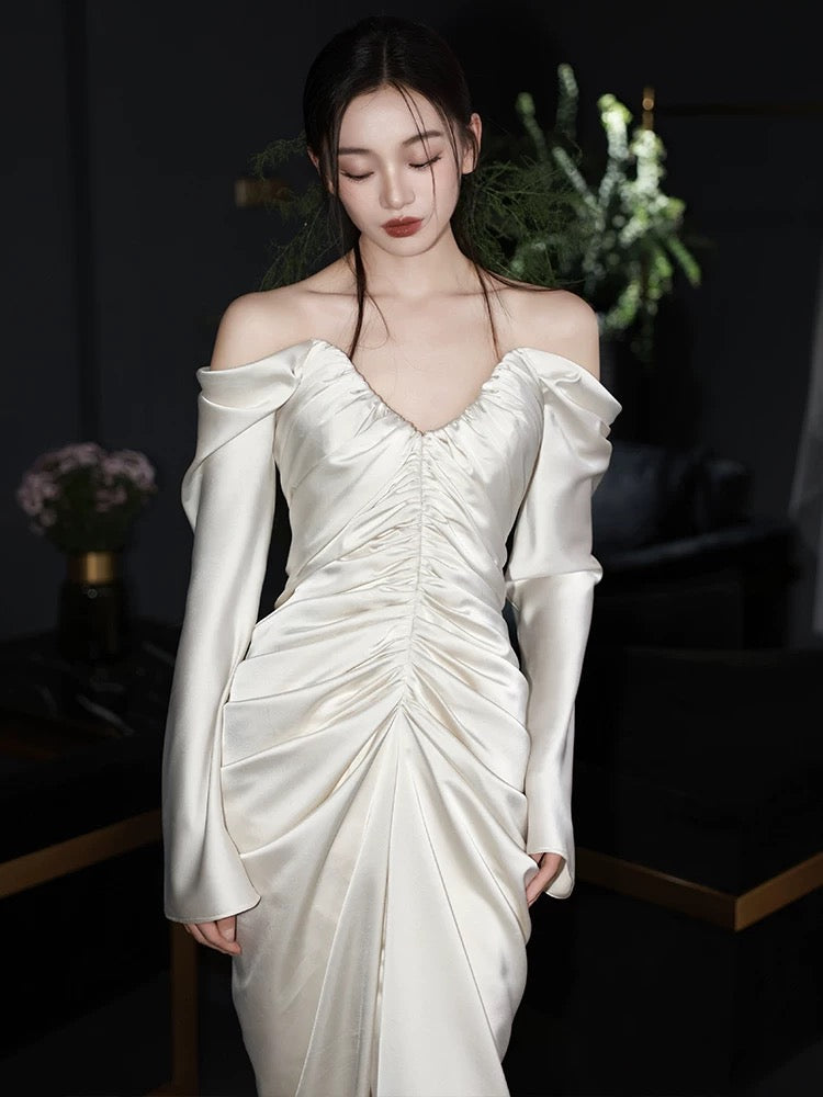 Unique Mermaid Off The Shoulder Pleats Long Sleeves Satin Wedding Dresses