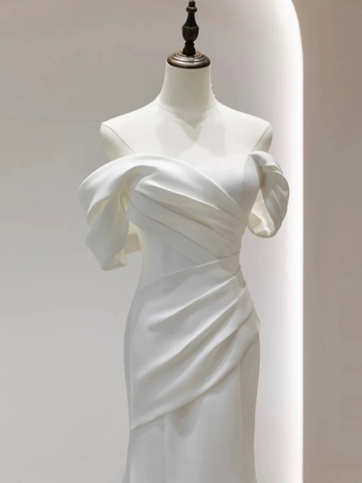 Unique Mermaid Off The Shoulder Pleats Satin Short Sleeves Wedding Dresses Brides Dress