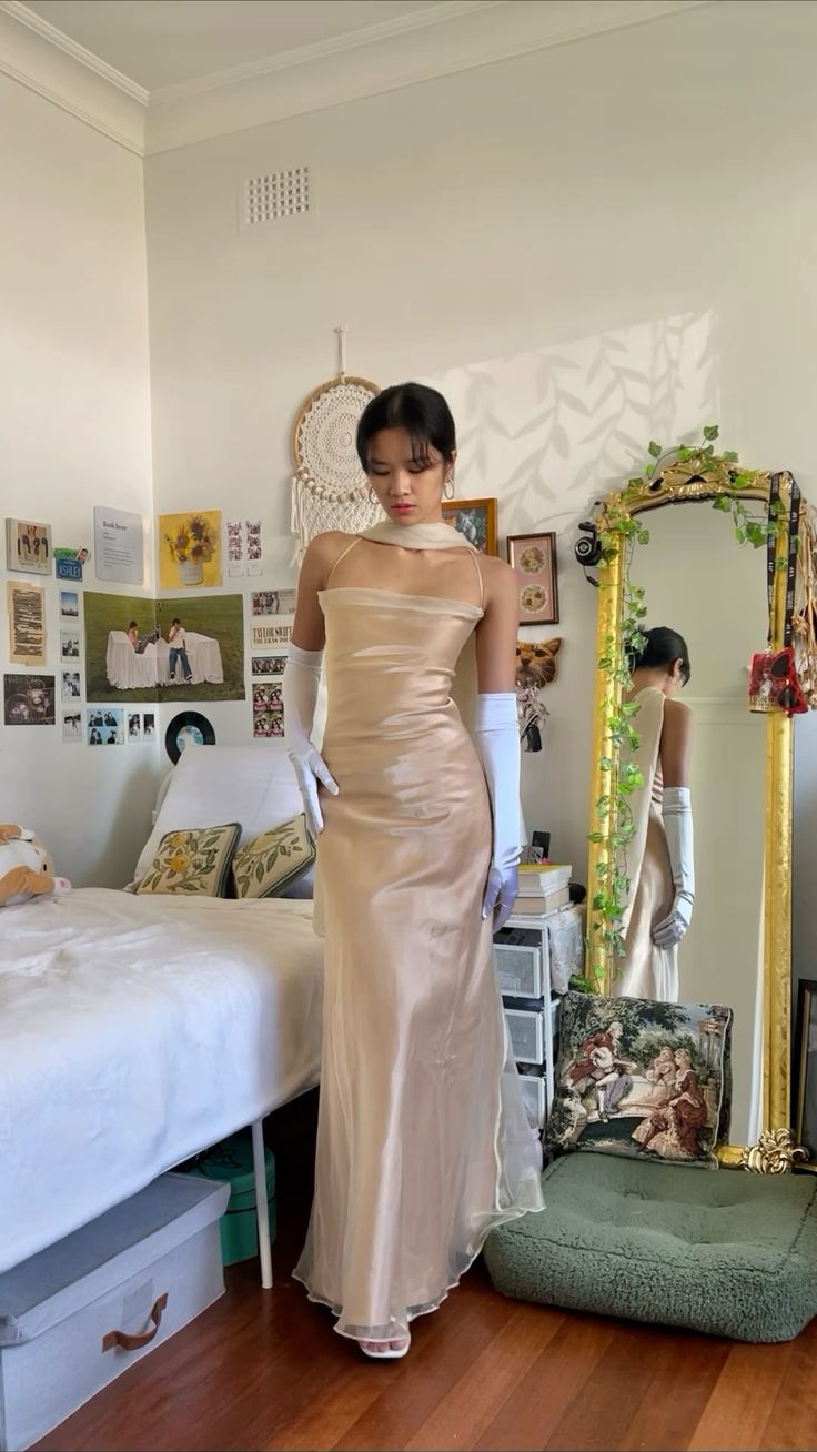 Pretty Mermaid Halter Neckline Champagne Long Prom Dress Evening Dress Formal Dress