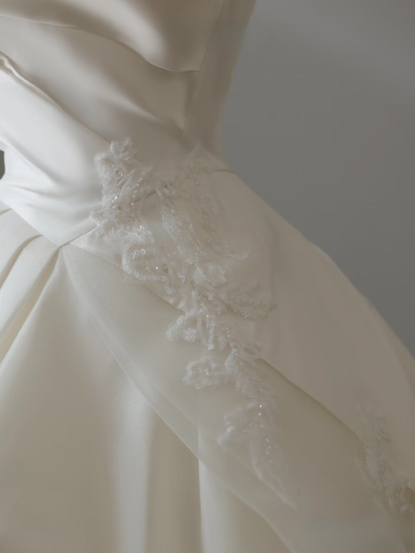 Timeless Ball Gown Sweetheart Tulle White Wedding Dresses Brides Dress